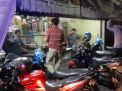 Sasar Warung-Warung, Polsek Krembangan Gelar Operasi Pemberlakuan Jam Malam Sesuai Penerapan PPKM Darurat