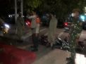 Polsek Semampir Laksanakan Operasi Jam Malam, Sasar Warung & Toko Bersama Personil Gabungan