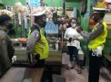 Polsek Asemrowo Gelar Operasi Penertiban Masker & Jam Malam, Sasar Warung-Warung