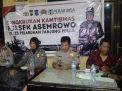 Pimpin Cangkrukan, Kapolsek Asemrowo Sampaikan Pesan Aktifkan Siskamling