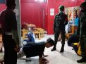 Polsek Krembangan Gelar Operasi Penertiban Masker di Warkop-Warkop Bersama Koramil