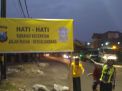 Cegah Kecelakaan Dengan Pemasangan Banner Peringatan Jalan Rusak