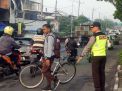 Cegah Kemacetan, Polsek Asemrowo Rutin Laksanakan Pengaturan Pagi