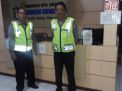 Polsek Krembangan Lakukan Pengamanan Logistik di Kantor Kecamatan