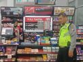 Polsek Semampir Gelar Patroli Malam di Mini Market, Titip Pesan Waspada Uang Palsu