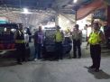 Polsek Asemrowo Gelar Patroli Malam di Pasar Buah Jalan Tanjung Sari, Antisipasi Kriminalitas 3C