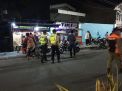 Polsek Kenjeran Bareng Satpol PP Lakukan Pembubaran Pengunjung Warkop