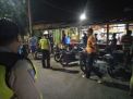 Polsek Semampir Bersama Satpol PP Bubarkan Pengunjung Warkop di Jalan Wonosari