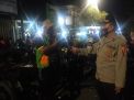 Personil Polsek Semampir Sampaikan Himbaun Waspada Curanmor Ke Petugas Parkir Wisata Religi Ampel