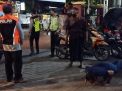 Polsek Asemrowo Gelar Operasi Penertiban Masker Bersama Satpol PP di Jalan Asem Raya