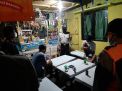 Polsek Kenjeran & Satpol PP Lakukan Penertiban Jam Malam di Warkop & Cafe