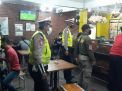 Polsek Asemrowo Bareng Satpol PP Gelar Operasi Jam Malam Sesuai PPKM Darurat, Sasar Warung & Toko