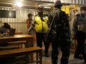 Polsek Asemrowo Laksanakan Operasi Jam Malam, Sasar Warung & Toko Bareng Personil Gabungan