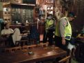 Polsek Krembangan Gelar Operasi Jam Malam, Sasar Warung-Warung & PKL