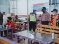Polsek Asemrowo Bareng Satpol PP Gelar Razia Penggunaan Masker di Warkop