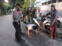 Polsek Krembangan Bersama Satpol PP & TNI Lakukan Operasi Penertiban Masker di Kelurahan Dupak