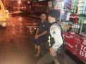Satsabhara Polres Tanjung Perak Patroli Dialogis Bersama Pedagang Jalan Kalimas