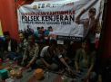 Babinkamtibmas Kenjeran Gelar Cangkrukan, Sampaikan Pesan Waspada Kriminalitas