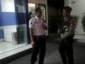 Satsabhara Polres Tanjung Perak Lakukan Patroli Perbankan, Antisipasi Kerawanan