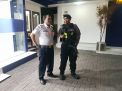 Satsabhara Polres Tanjung Perak Patroli Malam di Kantor Bank, Antisipasi Kerawanan