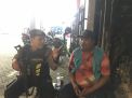 Satsabhara Polres Tanjung Perak Patroli Malam di Mini Market, Sampaikan Pesan Waspada Pencurian