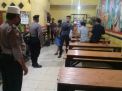 Polsek Semampir Bubarkan Kerumunan Pengunjung Warkop, Tegaskan Pemberlakuan PSBB