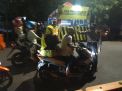 Personil Pospam Polsek Asemrowo Lakukan Penyekatan Kendaraan