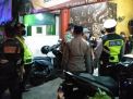 Bareng Instansi Samping, Polsek Krembangan Gelar Operasi Jam Malam & Penertiban Masker, Sasar Warung-Warung di Tambak Asri