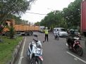 Satlantas Polres Tanjung Perak Lakukan Pengaturan Sore, Beri Pelayanan Masyarakat
