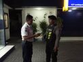 Satsabhara Polres Tanjung Perak Patroli Rutin Kantor Bank, Antisipasi Kriminalitas