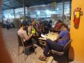 Polsek Asemrowo Pantau Keamanan Pasar Buah Tanjungsari, Lewat Patroli Malam