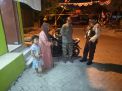 Satsabhara Polres Tanjung Perak Patroli Malam di Pemukiman