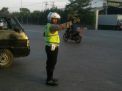 Satlantas Polres Tanjung Perak Lakukan Pengaturan di Jalan Kalianak