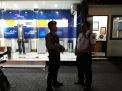 Satsabhara Polres Tanjung Perak Gelar Patroli Malam di Kantor Bank