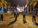Polsek Asemrowo Gelar Patroli di Pemukiman, Sampaikan Himbauan Waspada Orang Tak Dikenal