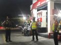 Pantau Keamanan SPBU, Polsek Pabean Cantikan Lakukan Patroli Malam Hari
