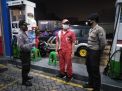 Personil Polsek Krembangan Gelar Patroli di SPBU, Antisipasi Kerawanan di Malam Hari