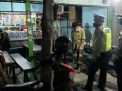 Polsek Asemrowo Bersama TNI & Satpol PP Gencar Operasi Jam Malam, Sasar Warung-Warung