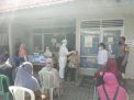 Babinkamtibmas Sidotopo Wetan Kawal Pelaksanaan Swab Tes PCR