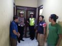Polsek Pabean Cantikan Cek Rutin Tahanan Dilanjutkan Pemberian Makan Pagi