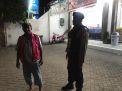 Satsabhara Polres Tanjung Perak Gelar Patroli Malam ke Mini Market
