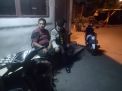 Jaga Keamanan  Pemukiman, Satsabhara Polres Tanjung Perak Lakukan Patroli Malam