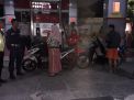 Polsek Asemrowo Gelar Patroli Malam di SPBU, Antisipasi 3C