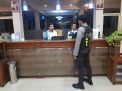 Satsabhara Polres Tanjung Perak Lakukan Patroli Hotel Antisipasi Kerawanan