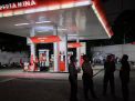 Polsek Kenjeran Gelar Patroli Malam di SPBU, Beri Pesan Waspada Kriminalitas