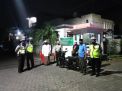 Polsek Asemrowo Gelar Patroli di Pemukiman, Sampaikan Pesan Waspada Orang Tak Dikenal