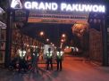 Polsek Asemrowo Patroli Pemukiman di Malam Hari, Sampaikan Pesan Waspada Kehadiran Orang Tak Dikenal