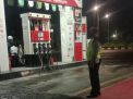 Polsek Pabean Cantikan Lakukan Patroli Malam di SPBU, Ingatkan Untuk Waspada Pembayaran Menggunakan Uang Palsu