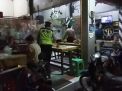 Polsek Asemrowo Gelar Operasi Pemberlakuan Jam Malam Bersama Satpol PP & Linmas