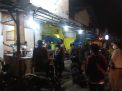 Kanit Binmas Polsek Semampir Pimpin Operasi Pemberlakuan Jam Malam, Sasar Warung-Warung